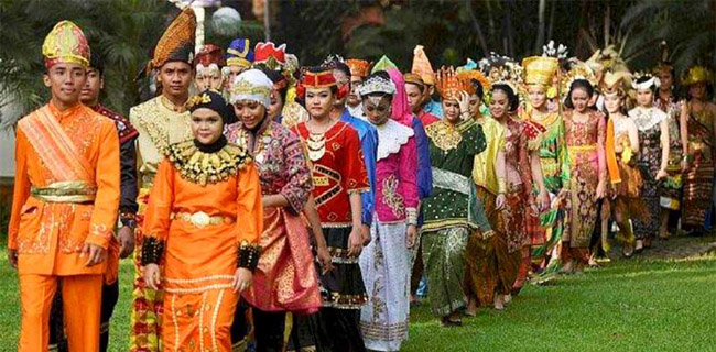 Memahami Visi Indonesia, Pentingnya Rekayasa Sosial Untuk Revitalisasi Rakyat Multikultural