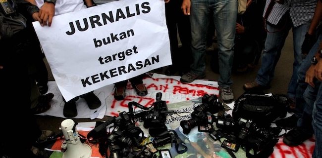 AJI Kecam Intimidasi Polisi Terhadap Enam Wartawan Saat Liput Demo Di DPR