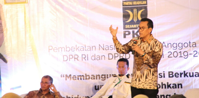 Di Acara PKS, Refly Harun Berharap Ada Kelompok Yang Tetap Kritis Ke Pemerintah