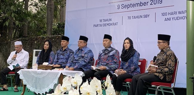 Bersama AHY Dan Ibas, SBY Gelar Tahlilan Ani Yudhoyono Di Cikeas