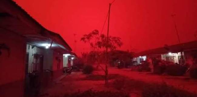 Langit Muaro Jambi Merah Saga