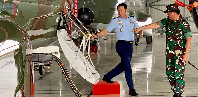 Panglima TNI Tinjau Kesiapan Pesawat Pemadam Karhutla Kalteng