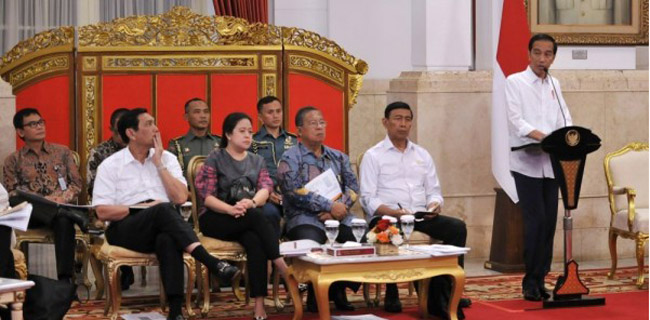 Cuma Jadi Beban, Jokowi Diminta Reshuffle Menteri Bidikan KPK