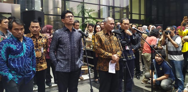 Agus Rahardjo: Saut Tidak Jalan Sendiri, Ada Persetujuan Pimpinan Lewat <i>WhatsApp</i>