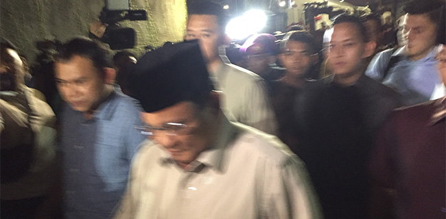 Di Rumah Duka, Prabowo Akui Pernah Ngobrol Banyak Sebelum Habibie Wafat