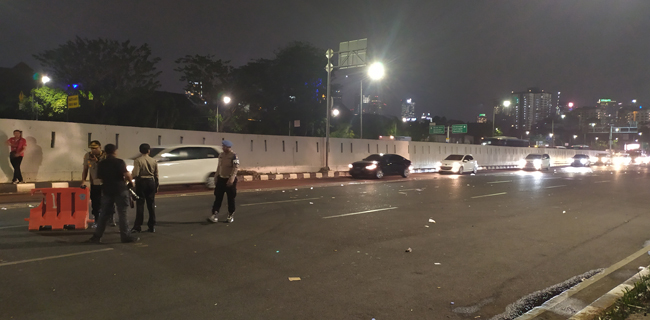 Massa Bubar, Arus Lalu Lintas Depan DPR Kembali Dibuka