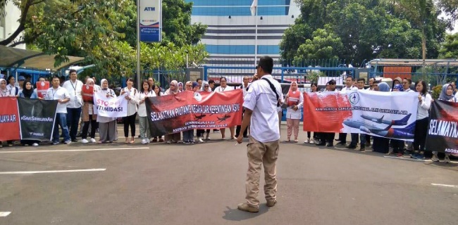 Tiga Direkturnya Diberhentikan, Karyawan Sriwijaya Air Gelar Aksi Di Kemenaker