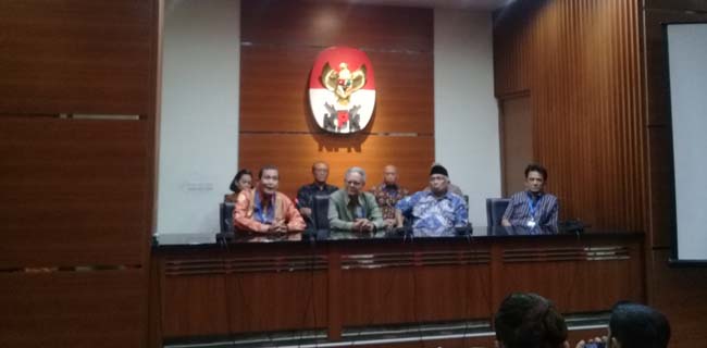 Pimpinan KPK Pertama Desak Jokowi Tidak Kebelet Setujui Revisi UU KPK