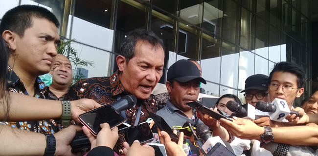 Saut Situmorang Tidak Hadiri Pelantikan Dua Pejabat Penting KPK