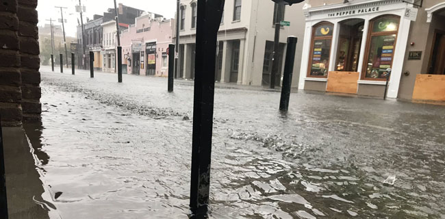 Si Monster Badai Dorian Tiba, Kota Charleston Dilanda Banjir Bandang