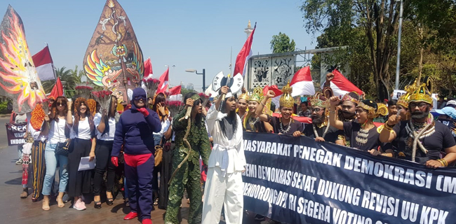 Massa MPD Dukung Presiden Jokowi Setujui Revisi UU KPK