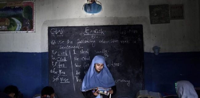 Pembelian Burqa Untuk Siswi Sekolah Menengah Dengan Anggaran Negara Tuai Kecaman
