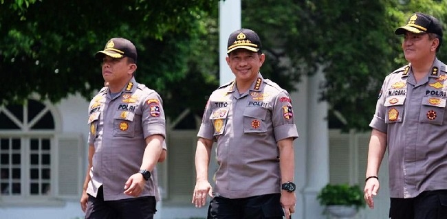 Jokowi Minta Jenderal Tito Urusi Masalah Dalam Negeri