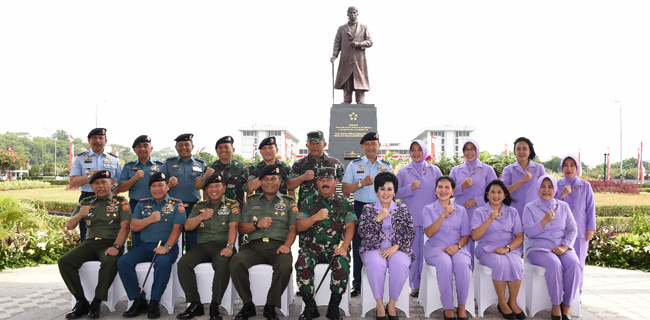 Monumen Soedirman Di Mabes TNI