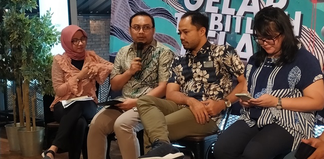 DPR Harus Banyak Mendengar Bukan Banyak Bicara