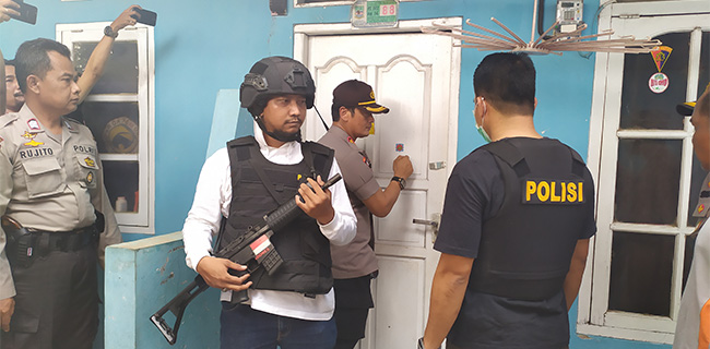 Densus 88 Gerebek Kontrakan Terduga Teroris Kelompok Abu Zee Di Tambun