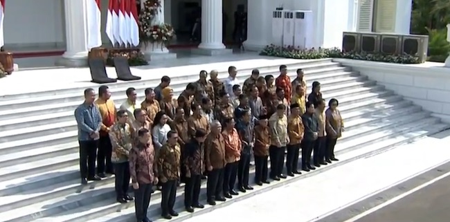 Kabinet Indonesia Maju Diperkenalkan Di Tangga Istana