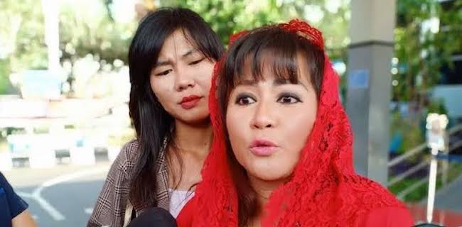 Sebelum Novel Baswedan, Dewi Tanjung Pernah Laporkan Prabowo Dan Rizieq Shihab