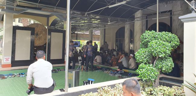 Idham Azis Salat Jumat Perdana Sebagai Kapolri Di Masjid Al-Ikhlas