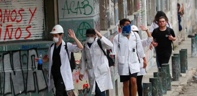 Kekerasan Warnai Unjuk Rasa Di Chile, Ratusan Dokter Dan Perawat Turun Ke Jalan