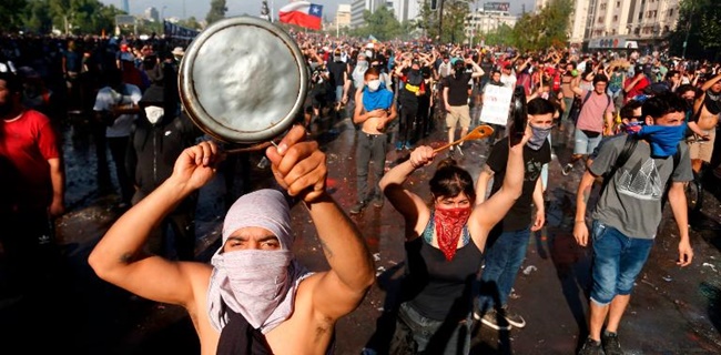 Polisi Chili Tangguhkan Penggunaan Peluru Karet Usai Ciderai Ratusan Warga
