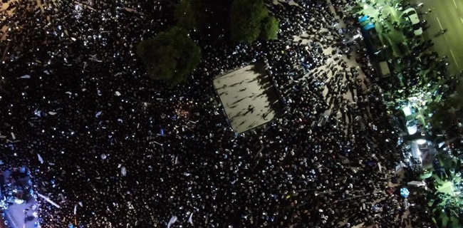 Netanyahu Unggah Foto Drone 15 Ribu Massa Yang Unjuk Rasa Mendukungnya