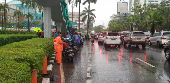 Plaza Senayan dibulan puasa, begini kondisinya. 