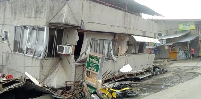 Peluang Hidup Tipis, 5 Orang Masih Terperangkap Di Mal Yang Runtuh Akibat Gempa