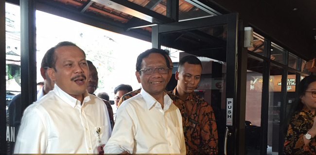 Kutip Pernyataan Akbar Tanjung, Sinyal Mahfud MD Masuk Golkar Tahun Depan?