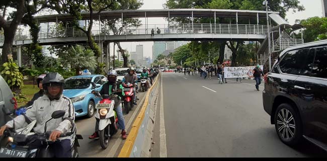 Jalan Medan Merdeka Ditutup Karena Demo, Imbasnya Jalur Busway "Dimakan"