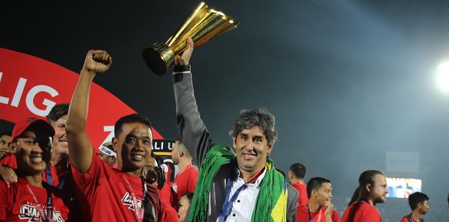 Kembali Raih "Best Coach", Teco Sebut Liga Indonesia Kompetisi Yang Sulit