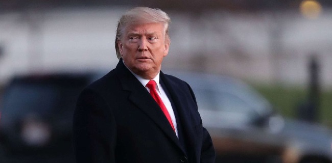 Survei: Hampir Separuh Warga AS Inginkan Trump Mundur Pasca Dimakzulkan DPR