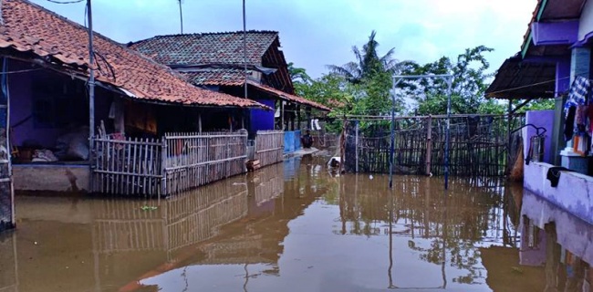 Puluhan Rumah Di Karawang Terendam Banjir, 114 Warga Bantaran Sungai Cibeet Mengungsi