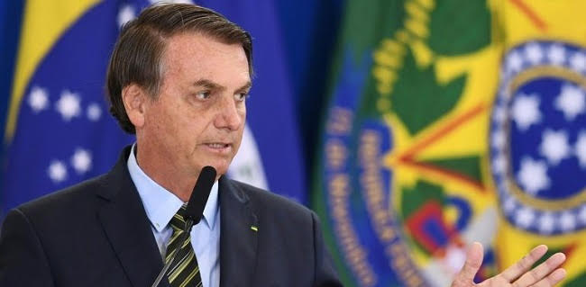 Jatuh Di Istana, Presiden Brazil Dilarikan Ke RS Angkatan Bersenjata