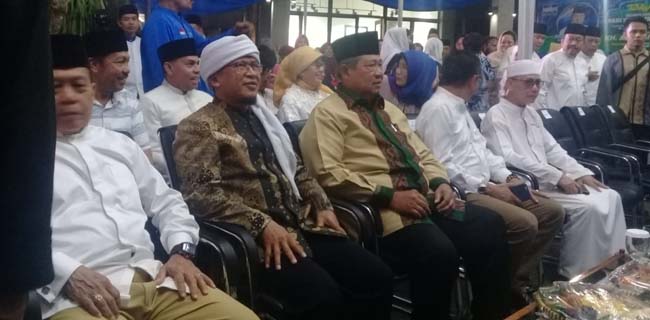Berbaju Koko Cokelat, SBY Hadiri Acara Maulid Nabi Muhammad Di DPP Demokrat