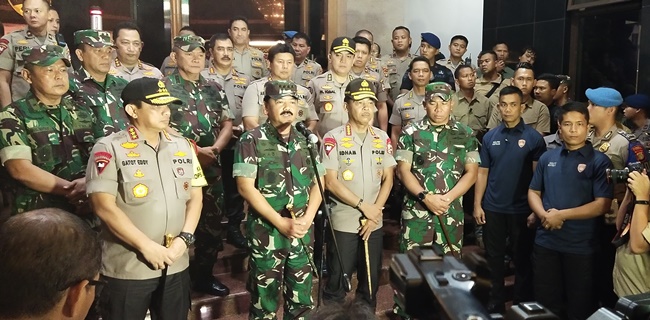 Pantau Lewat CCTV, Panglima TNI Dan Kapolri Berharap Malam Tahun Baru Aman Terkendali