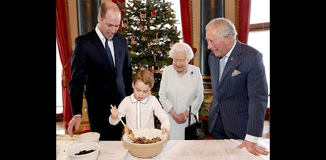 Isyarat Ratu Elizabeth II Di Balik Foto 4 Generasi Kerajaan Inggris