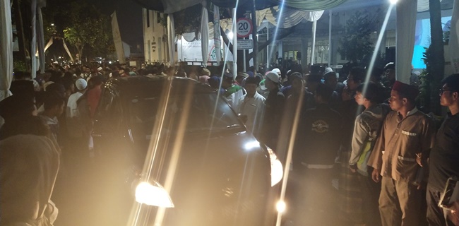 Hargai Warga Sekitar, Jamaah Haul Gus Dur Tetap Buka Akses Jalan Raya