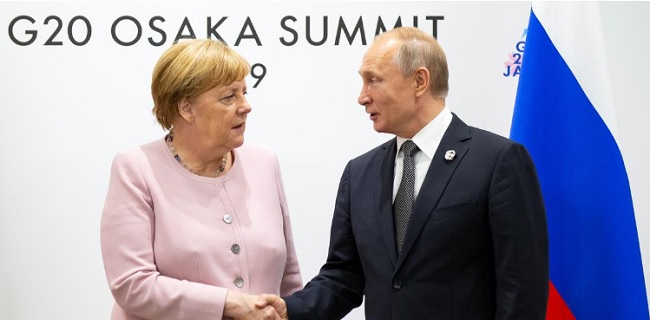 Putin Undang Merkel Ke Rusia Demi Bahas Krisis Di Timur Tengah