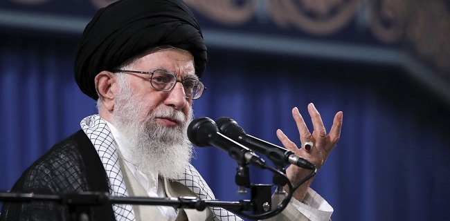 Setelah 8 Tahun, Ayatollah Ali Khamenei Kembali Imami Shalat Jumat