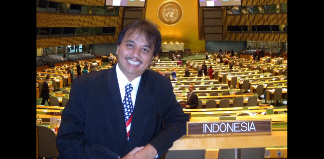 Sunda Empire Mau Lapor Balik Ke Mahkamah Internasional, Roy Suryo Posting Foto Di Markas PBB