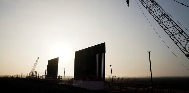 Trump Minta Pentagon Bangun Tembok Perbatasan Meksiko Sepanjang 435 KM