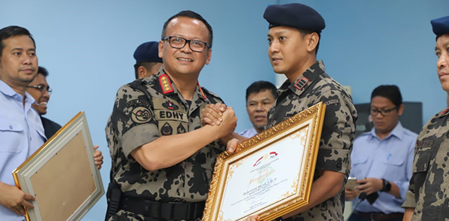 Tangkap Tiga Kapal Asing Di Natuna, Edhy Prabowo Apresiasi Anak Buahnya