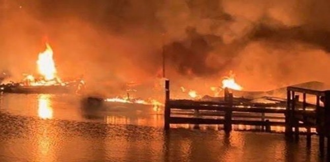 Kebakaran Hebat Di Dermaga Alabama, Delapan Tewas