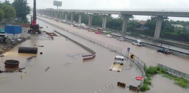 Demokrat: Ternyata Banjir Tol Cikampek Disebabkan Proyek Kereta Cepat Bukan Hoax