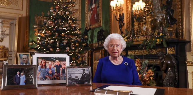 Ternyata Sejak 3 Minggu Lalu Ratu Elizabeth Tunjukkan Sinyal Kemarahan Kepada Harry Dan Meghan
