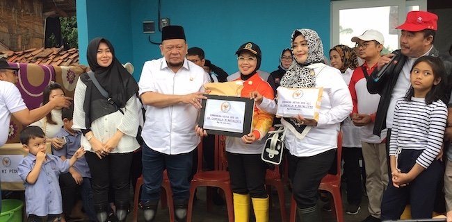 Senator La Nyalla Sumbang 250 Juta Untuk Korban Banjir