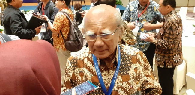 Emil Salim: Banjir Bangkitkan Manusia Indonesia Dalam Keagungan Fitri-Nya