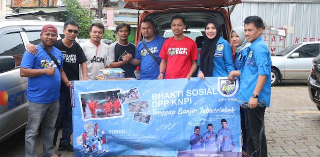 KNPI Turut Distribusikan Bantuan Banjir Ke Jakarta Dan Lebak