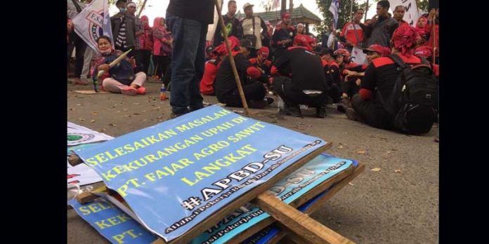 Buruh Di Sumatera Utara Gelar Mimbar Bebas Tolak RUU 'Cilaka'